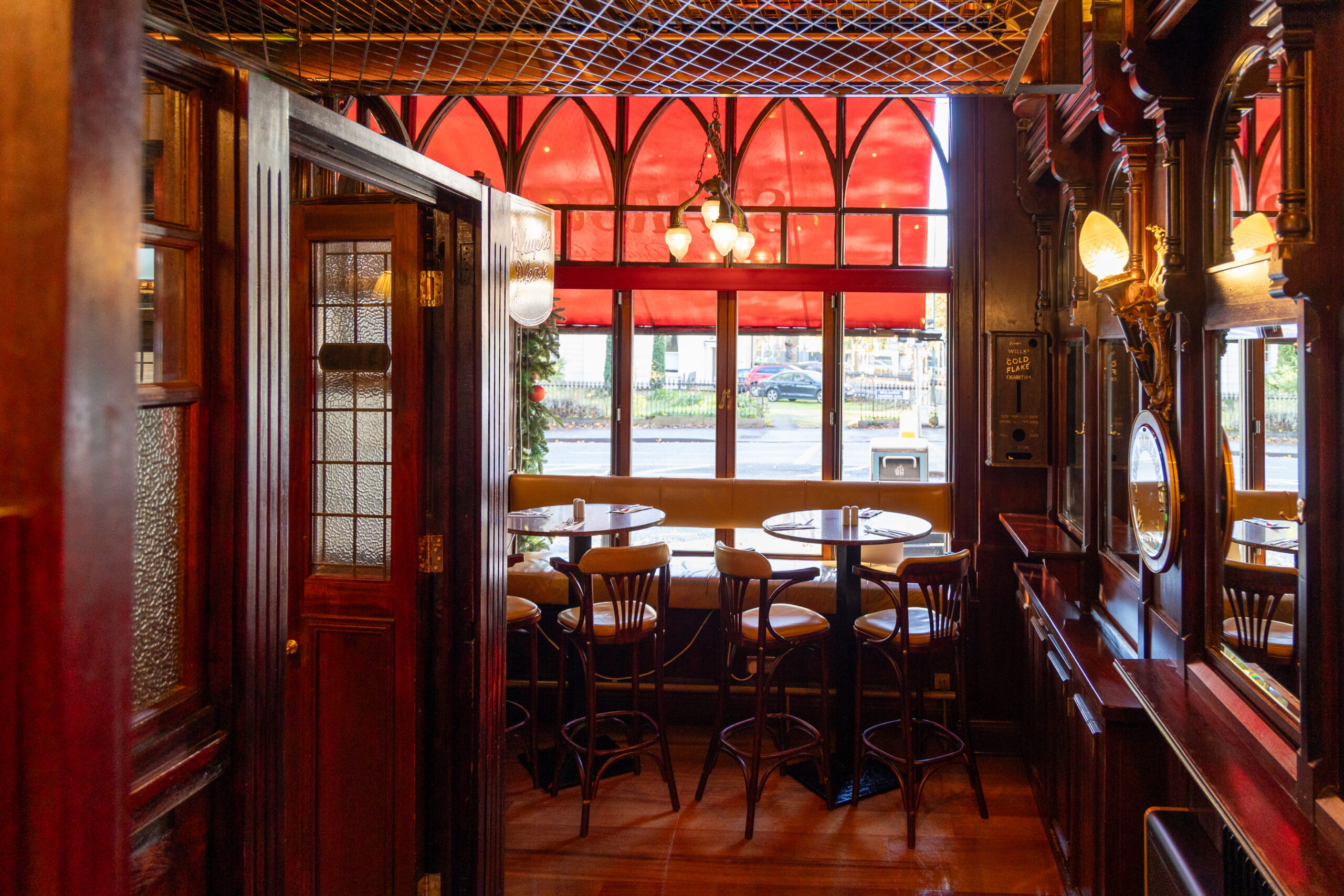 Con's Snug at Searsons